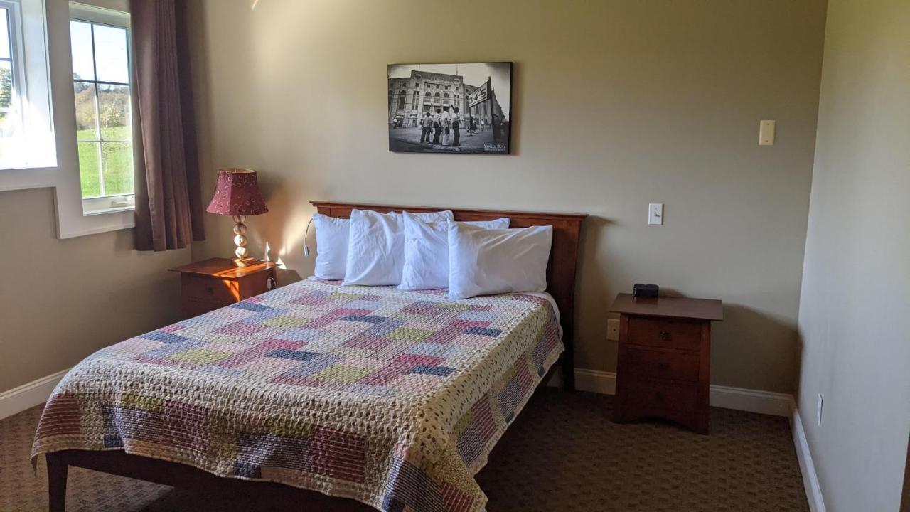The Meadowlark Inn East Springfield Eksteriør billede